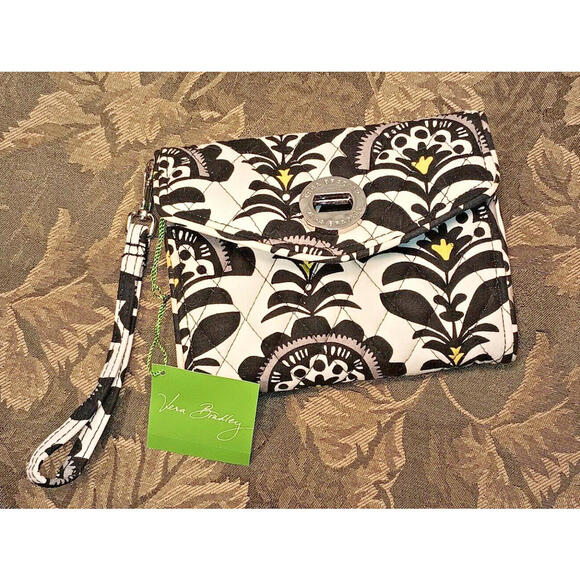 Vera Bradley NWT Fanfare Your Turn Lock 6" x 4.7" Wristlet Wallet Quilted - Picture 2 of 5